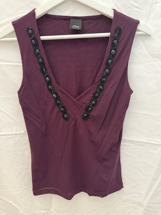 Camiseta s.Oliver morada con abalorios