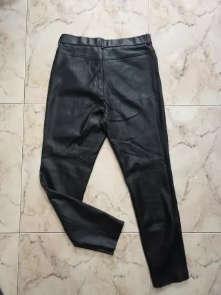 Pantalón de cuero negro mujer