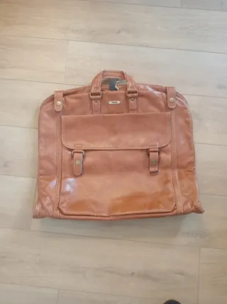 Portatrajes de viaje de cuero,