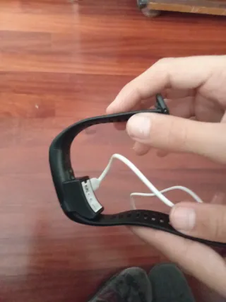 Reloj digital con cargador