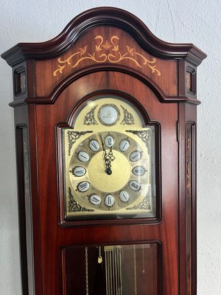 Reloj clásico de cuerda