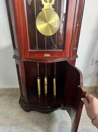 Reloj clásico de cuerda