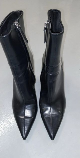 Botines Zara Tacón Punta Negra