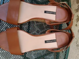 Sandalias Stradivarius mujer marrones