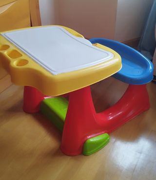 Pupitre infantil con tapa para rotuladores y pintu