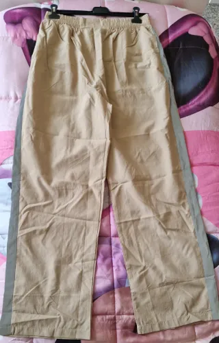 Pantaloni uomo beige e grigio