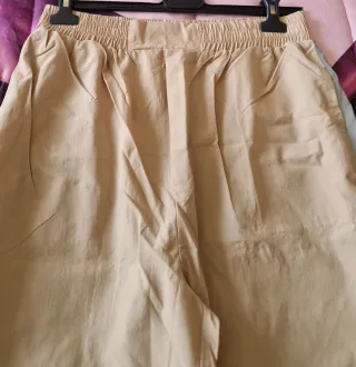 Pantaloni uomo beige e grigio