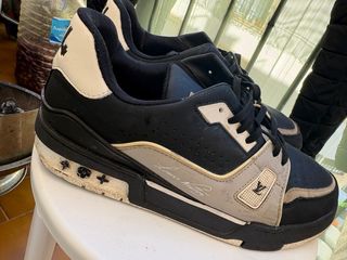 Zapatillas Louis Vuitton Negras y Grises talla 11
