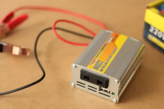 Inversor de Corriente DC a AC 220W.