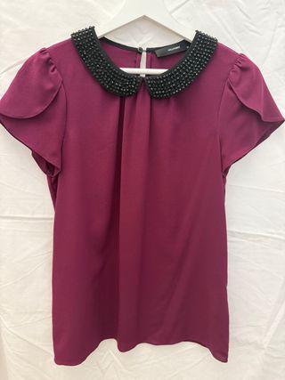 Blusa Hallhuber con Collar Adornado