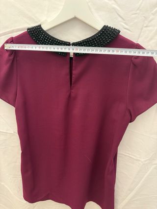 Blusa Hallhuber con Collar Adornado