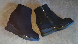 Botines negros. EXÉ (T. 36)