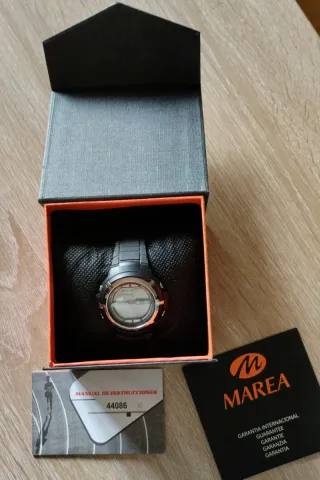 Reloj Marea Digital Negro y Plateado