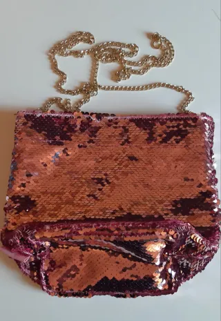 Bolso lentejuelas rosa y cadena dorada