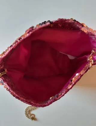 Bolso lentejuelas rosa y cadena dorada