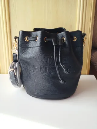 Bolso Negro Tipo Cubo