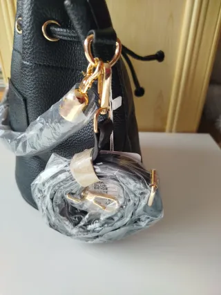 Bolso Negro Tipo Cubo