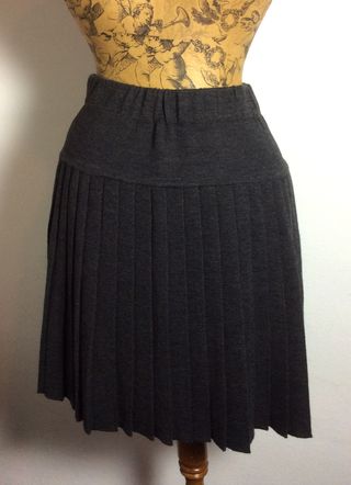 Falda plisada UNITED COLORS OF BENETTON gris