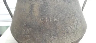 Olla Antigua de Hierro