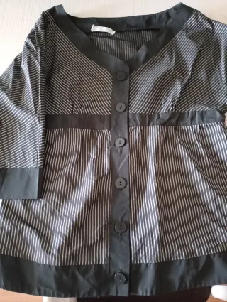 Blusa de rayas con botones