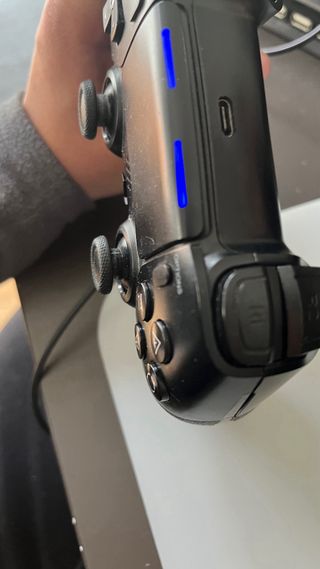 PS4 Slim Sony Negra - Mando Nuevo- base de la play