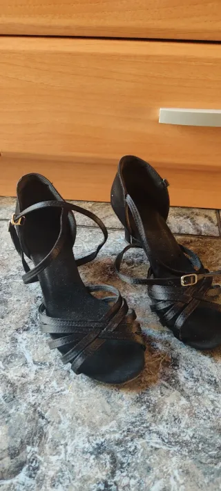 Zapatos de baile latino negros