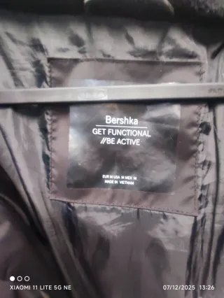 Cazadora unisex acolchada Bershka negra Talla M