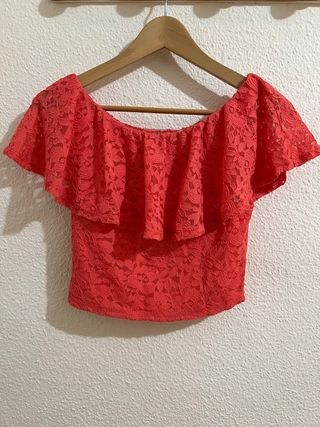 Top Corto Coral Encaje Hombros Descubiertos