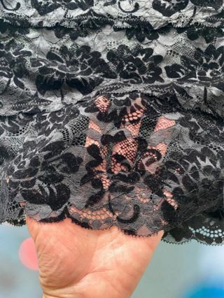 Top Guess Encaje Negro Talla L