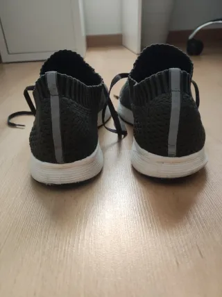 Sneakers sportive da uomo in verde