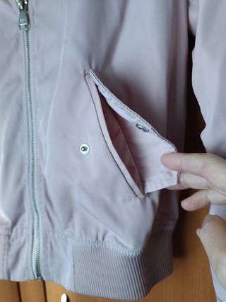 Cazadora bomber Bershka rosa forrada