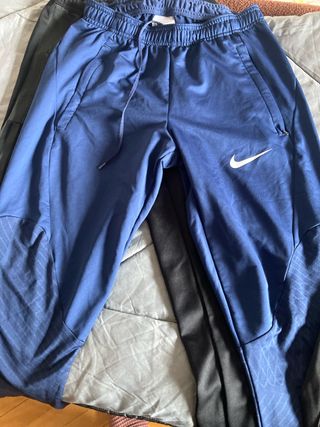 Pantaloni sportivi Nike e Adidas per bambini. Due paia