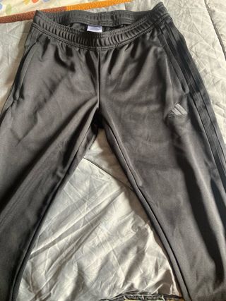 Pantaloni sportivi Nike e Adidas per bambini. Due paia