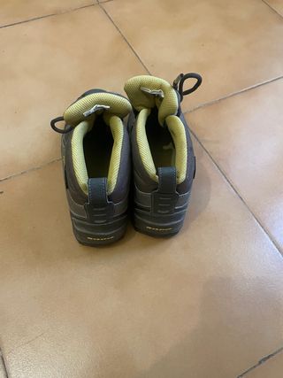 Botas de montaña infantiles