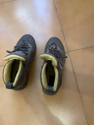 Botas de montaña infantiles