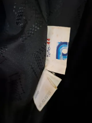 Abrigo negro de pelo sintético