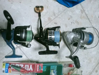 Equipo de Pesca: Carretes y Señuelos