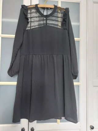 Vestido de fiesta negro con encaje