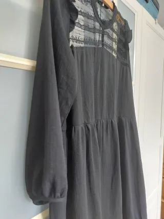 Vestido de fiesta negro con encaje