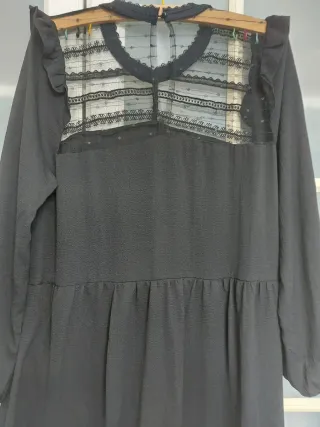 Vestido de fiesta negro con encaje