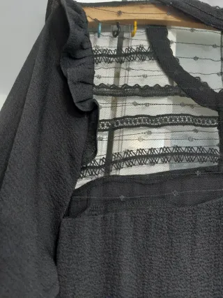 Vestido de fiesta negro con encaje