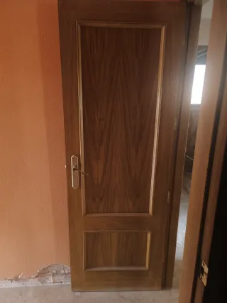 Puertas macizas de madera