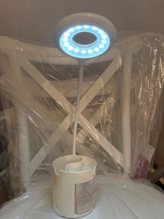 Lámpara de escritorio LED con portalápices