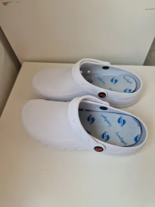 Zuecos Profesionales Blancos Sanitized