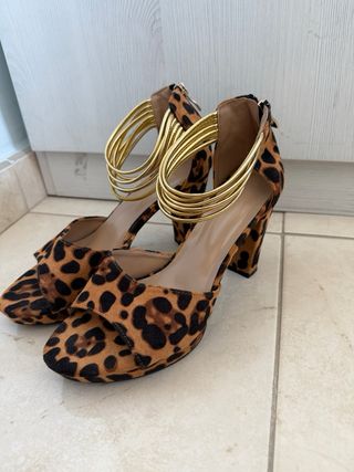 Tacones Animal Print Dorados