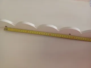 Baldas de madera estantería beige