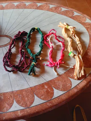 Collane in feltro di lana fatte a mano