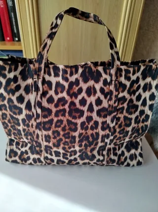 Bolso cuadrado con Animal Print