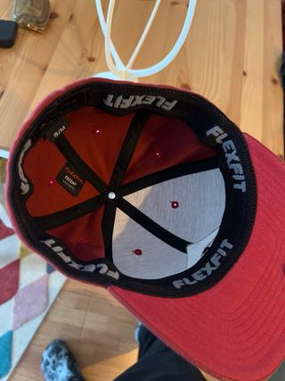 Gorra Emerica Talla S/M En perfectas condiciones