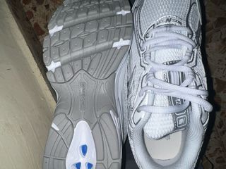 zapatillas de New Balance plateadas